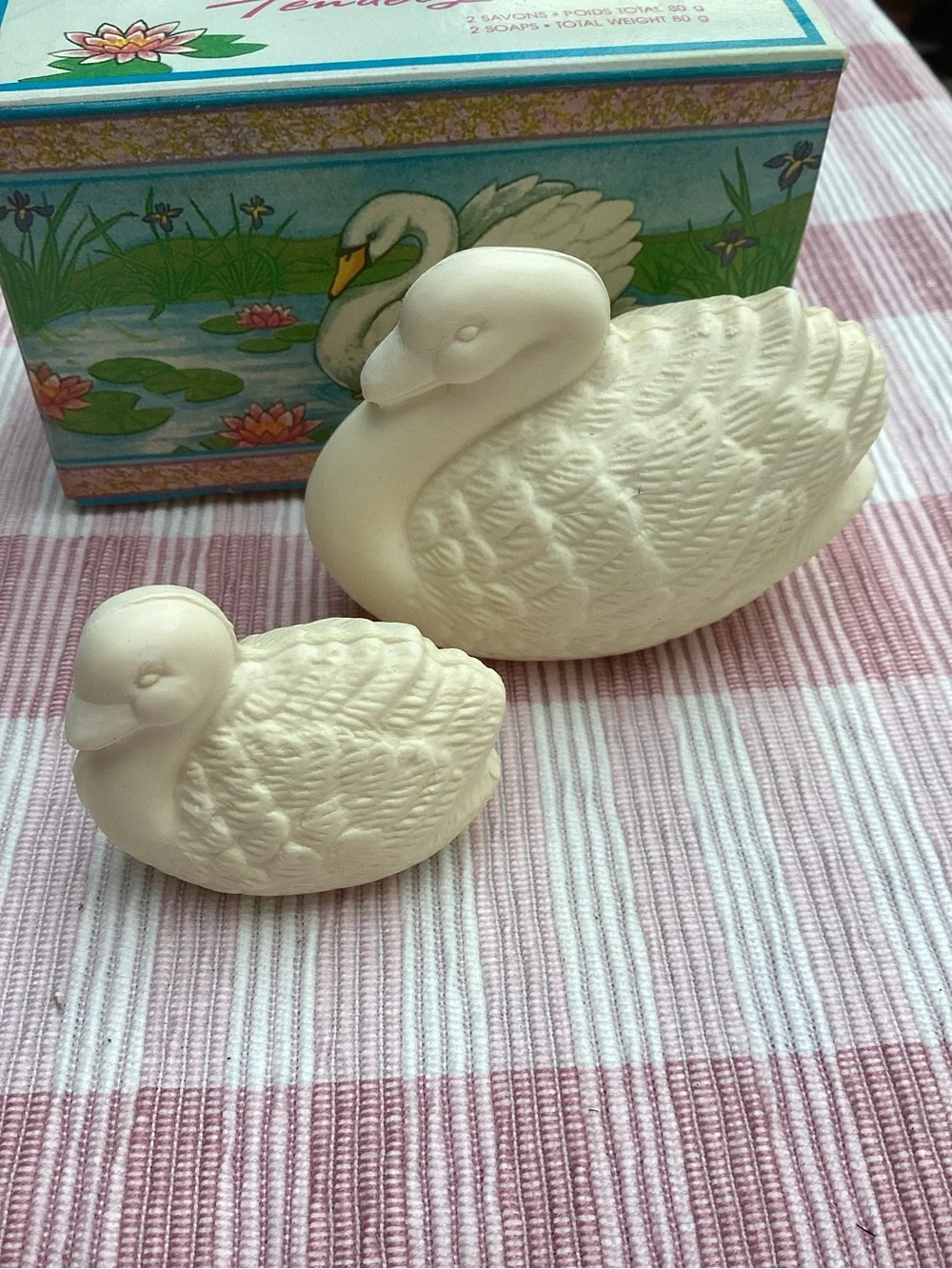 Avon Tender Love Swan Soap Set with Original Illustrated Box 1970s